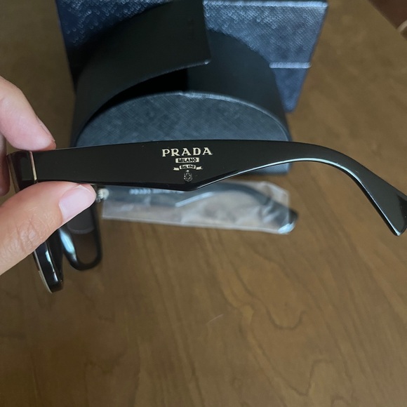Authentic NEW Prada Sunglasses 20PS MA50A7 - Picture 4 of 9